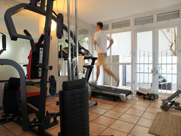 Periwinkle Guest Lodge - Gym 